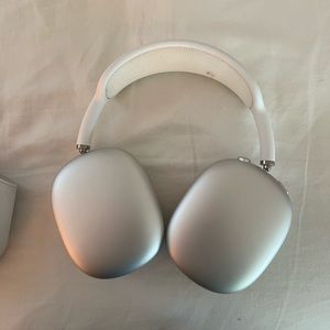 Apple Airmax ProHeadphones